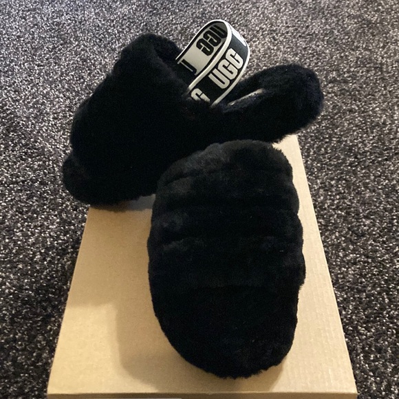 UGG Shoes - ✨NIB✨UGG Slippers